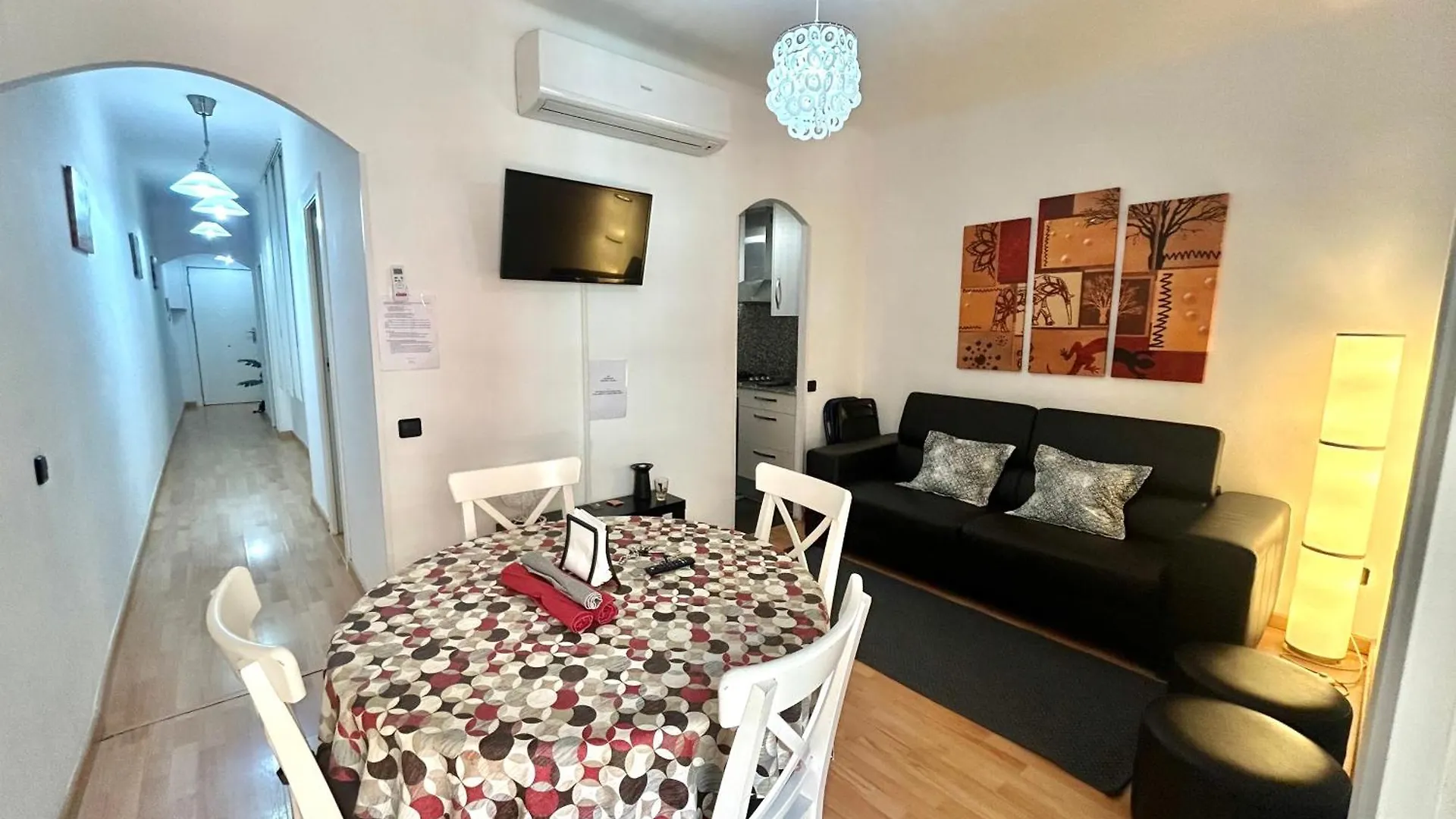 Apartment Carrer D'Olesa Barcellona Spagna